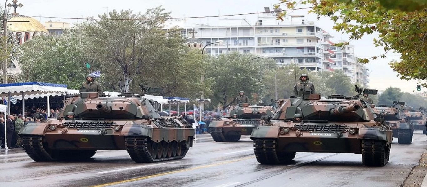 Θεσσαλονίκη: Το εντυπωσιακό θέαμα από την πρόβα για τη στρατιωτική παρέλαση της 28ης Οκτωβρίου (φώτο)